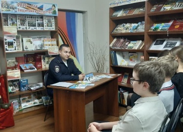 14 октября 2025 года состоялась встреча с инспектором Отдела МВД России «Георгиевский» Манасян Т.В.
