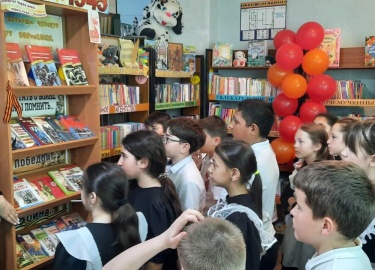 6 мая 2025 года с обучающимися МБОУ СОШ №12 4 &laquo;Д&raquo; класса присоединились к участникам акции &laquo;Читаем детям о Великой Отечественной ...