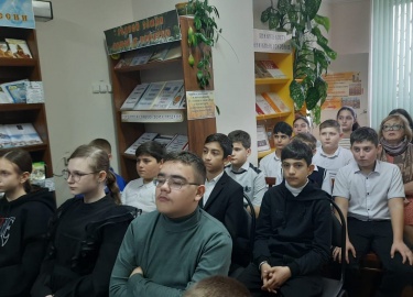 13 февраля 2025 года для обучающихся МБОУ СОШ №12 6 &laquo;в&raquo; и 6 &laquo;а&raquo; классов провели патриотический час &laquo;Афганистан. Без п...